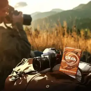 Gnaw Honeycomb & Caramel Milk Chocolate Bar 80g